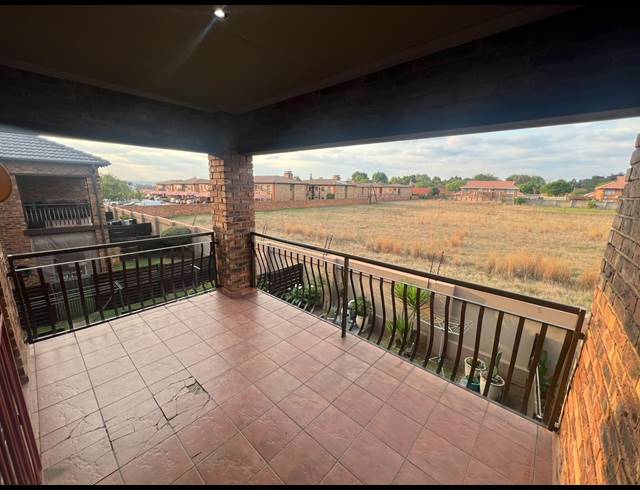2 bed property to rent in SONNEVELD